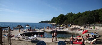 Comfortably furnished apartment, 300 m to the beach