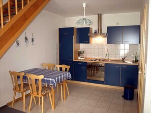 Unclassified image, 5 of 8, button