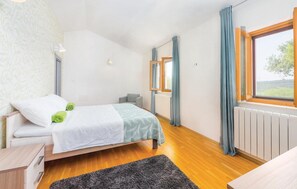3 habitaciones, wifi gratis y ropa de cama 