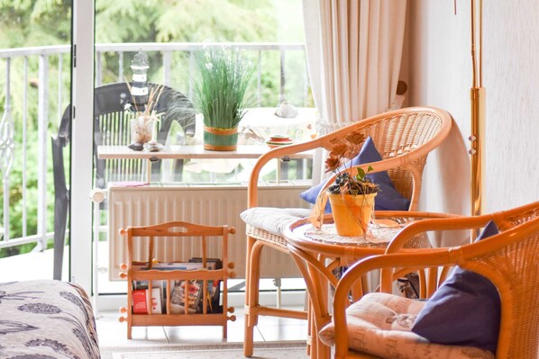 Unclassified image, 1 of 18, button