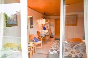 Unclassified image, 4 of 18, button