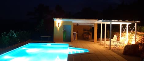 Piscine extérieure, piscine chauffée