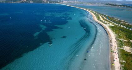 Quiet Mediterranean apartment in the heart of the charming village of Giens