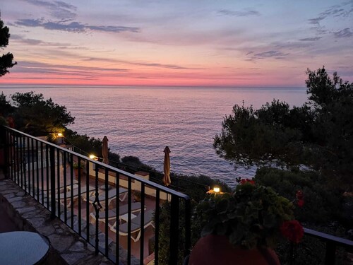 Transatlantic villa at the seafront