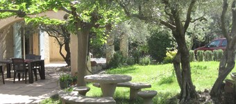 le clos des oliviers, quiet, sunny villa, swimming pool, boules court