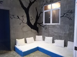 Free WiFi, bed sheets - Cycling Hostel Sri Lanka (Unawatuna)