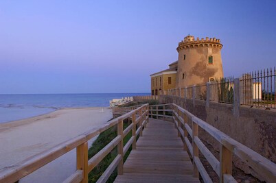 MODERN VILLA WITH PRIVATE POOL NEAR BEACHES AND GOLF COURSES