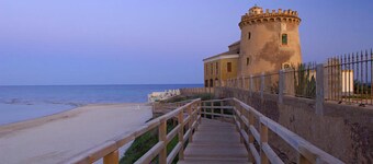 MODERN VILLA WITH PRIVATE POOL NEAR BEACHES AND GOLF COURSES