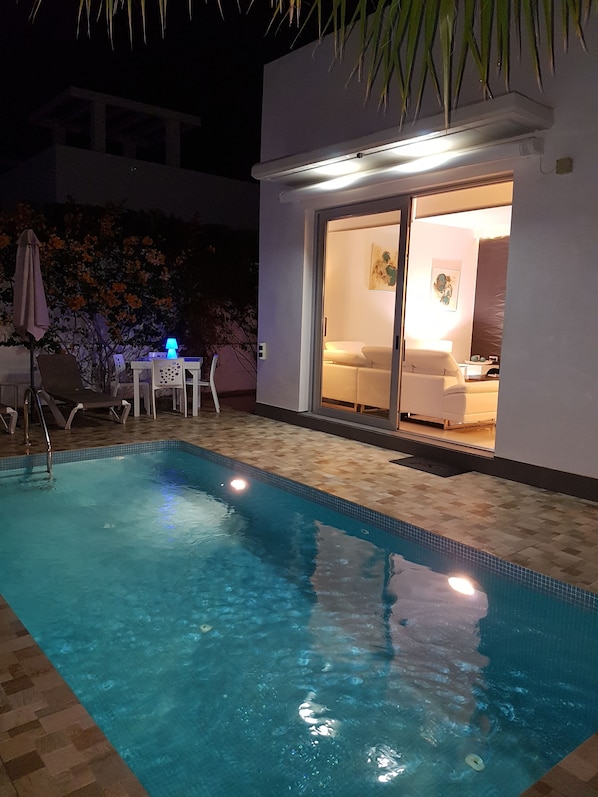 Outdoor pool, a heated pool