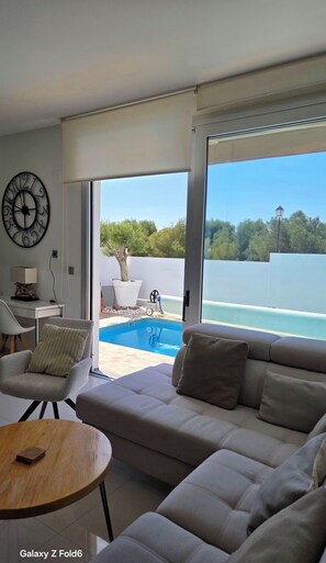 Living area - MODERN VILLA WITH PRIVATE POOL NEAR BEACHES AND GOLF COURSES (Orihuela Costa)