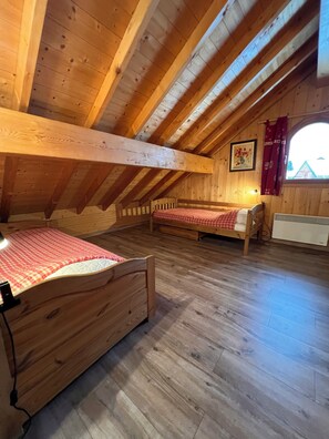 4 Schlafzimmer, Bügeleisen/Bügelbrett, Reisekinderbett, kostenloses WLAN