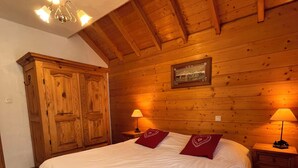 4 soverom, strykejern/-brett, reiseseng for barn og wi-fi (inkludert)
