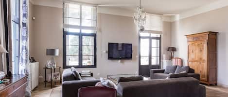 TV, DVD player, books, music library