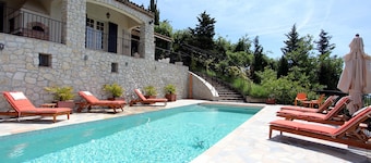 Villa with a breathtaking view, in a quiet countryside, <br>One week minimum rent