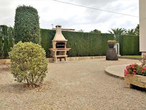 المنطقة المحيطة بالمنشأة