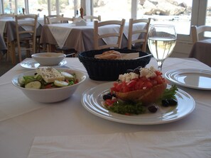 Dining - CRÊTE, beautiful villa with swimming pool and fantastic sea view on souda bay (Kokkinon Chorio, Chania)