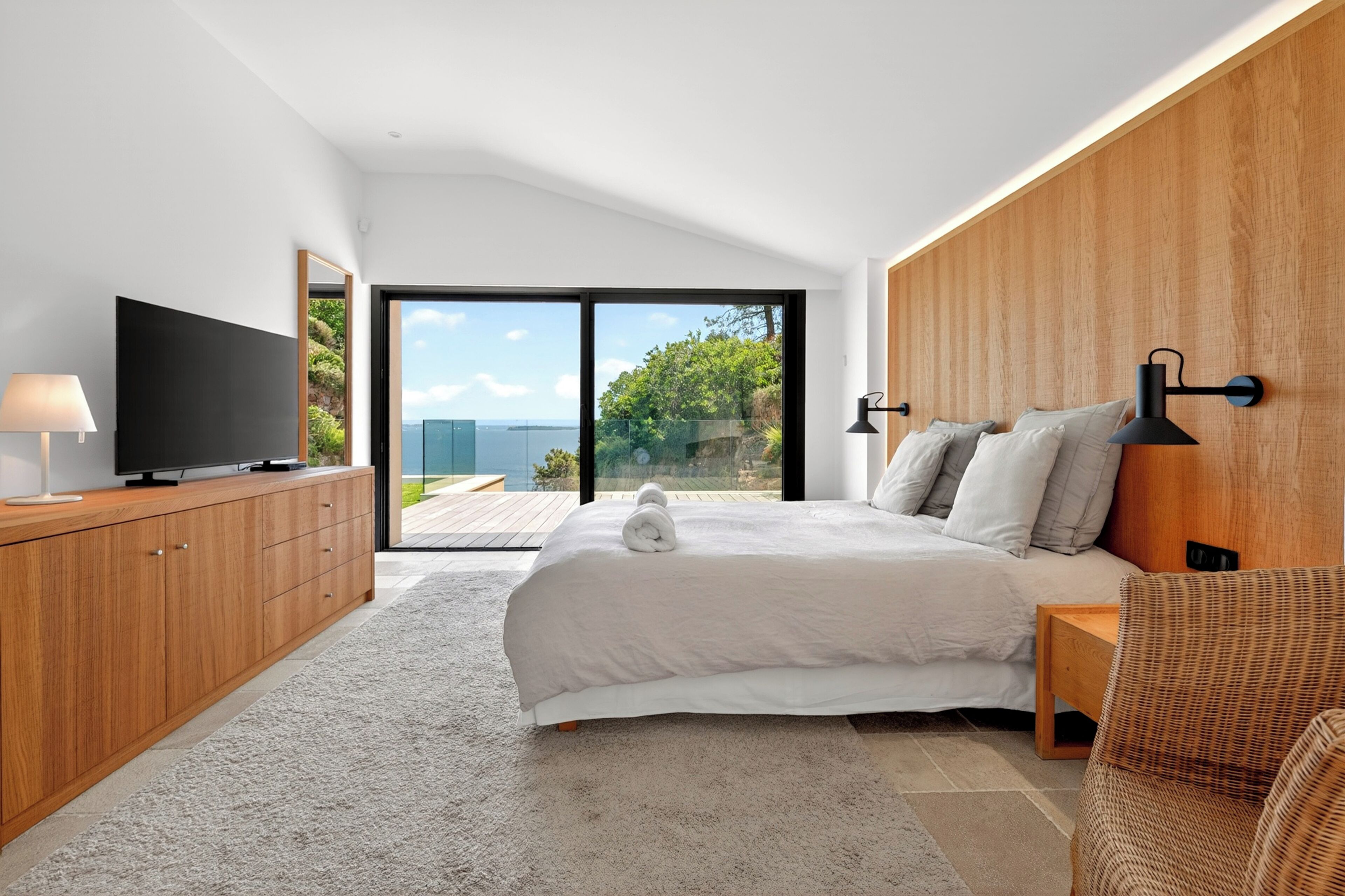 5 chambres, fer et planche à repasser, lit parapluie, Wi-Fi gratuit