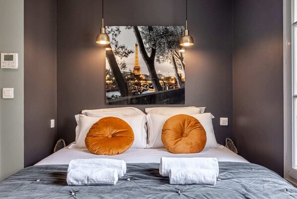 3 عدّة غرف نوم ومكواة/لوح كي وواي فاي مجانًا وملاءات أسرّة