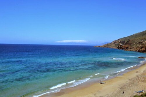 Oran, 1st line, facing the beach. air-conditioning + Parking + janitor 