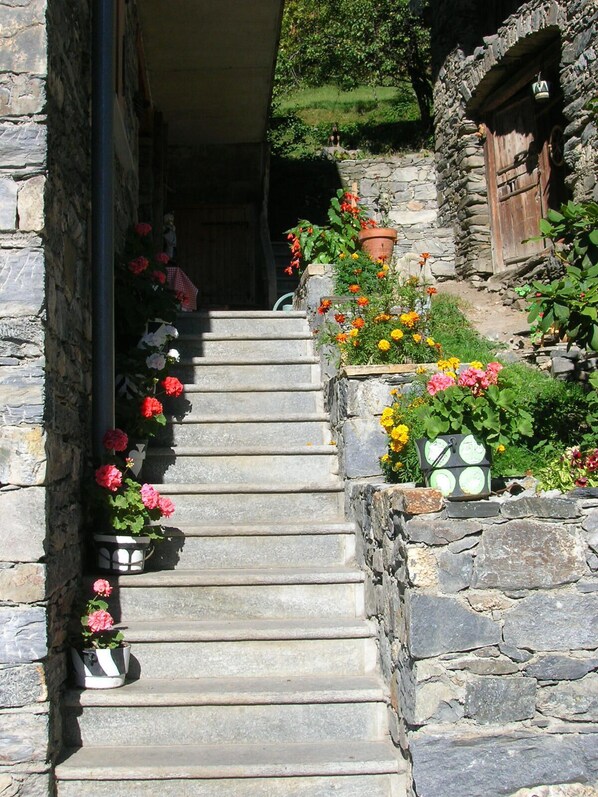 Exterior detail - 10-person gîte in an excellent location ("3 Vallées" ski area and Vanoise National Park) (Bozel)