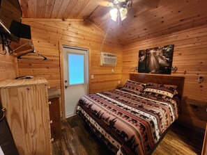 2 makuuhuonetta, silitysrauta/-lauta, Wi-Fi, vuodevaatteet