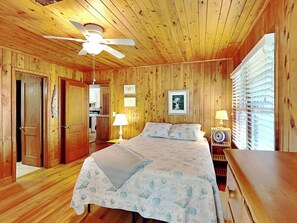 3 bedrooms, desk, free WiFi, bed sheets