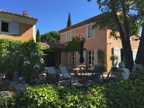 Exterior - Provencal farmhouse from the 19th century with swimming pool, charming house (Aix-En-Provence)