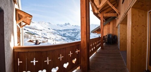 Grand Chalet 220 m² for 15 people | 6 Bedrooms | Albiez-Montrond