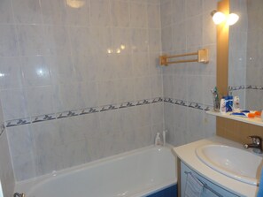 Duschwanne, Haartrockner