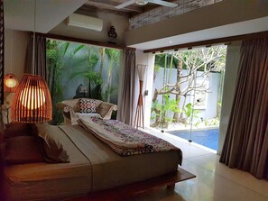 Familienvilla, 3 Schlafzimmer, eigener Pool, Poolblick | Ausblick vom Zimmer