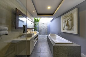 Family Villa, 3 Bedrooms, Pool View | Bathroom | Deep soaking tub