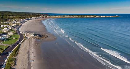 5 STAR! OCEAN VIEWS FROM EVERY FLOOR, CRASHING WAVES! A WONDERFUL VACATION SPOT