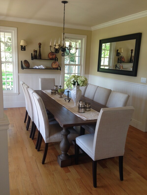 Dining - Sonoma Vineyard Paradise Sleeps 8-10 (Sonoma)