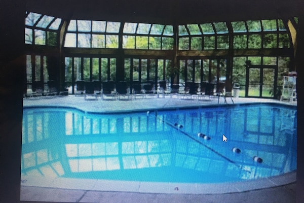 COMMUNITY POOL/HOT TUB SPA(MAY BE CLOSED DUE TO COVID19) 0RESTRICTIONS