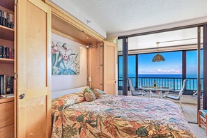 In-room safe, iron/ironing board, WiFi, bed sheets - Junior Suite Oceanfront #302 (Kaanapali)
