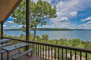 Outdoor dining - Spectacular 180° Beaver Lakefront Views! Steps to Shoreline+Pool Table+Fire Pit (Garfield)