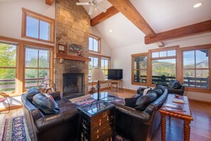 Smart TV, fireplace, DVD player