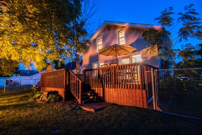 Charlevoix Family Home ~  In Town Home, Newly Renovated, Fire Pit, Hot Tub!!!