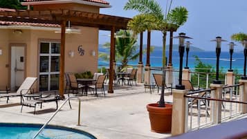 Udendørs pool, opvarmet pool