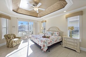 4 slaapkamers, een strijkplank/strijkijzer, wifi, beddengoed