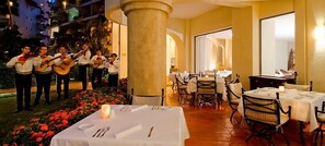 Outdoor dining - $99/nt 5 Star Beachfront Resort, 1 Bed Condo at Velas Vallarta (Puerto Vallarta)