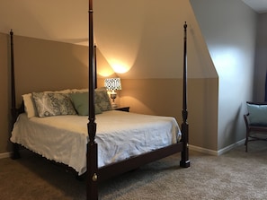 5 bedrooms, iron/ironing board, free WiFi, bed sheets