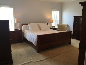 5 slaapkamers, een strijkplank/strijkijzer, gratis wifi, beddengoed