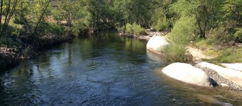 Private, upscale, riverfront cabin, sleeps 6; amazing amenities to dazzle