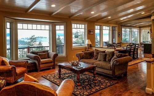 “Bella Vista” Overlooking Beautiful Flathead Lake with Great Panoramic Views!