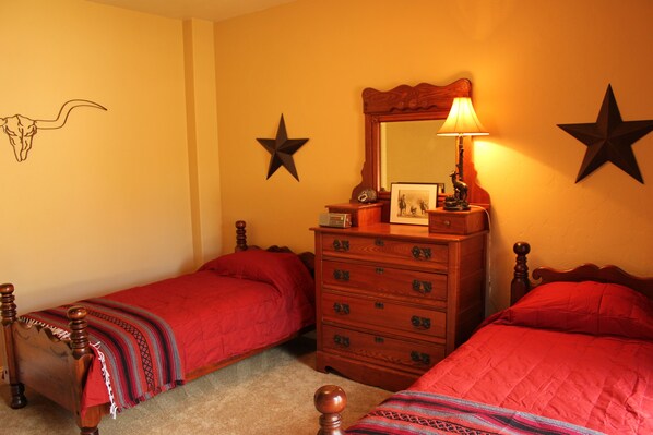 5 bedrooms, iron/ironing board, free WiFi, bed sheets