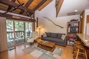 TV, fireplace, DVD player - Villas # 78 by Hauserman Rentals (Tahoe City)