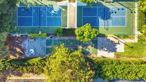 Unclassified image, 2 of 28, button - Beach Club Condo - Private Beach Access + Pool (Marco Island)