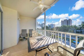 Property grounds - Beach Club Condo - Private Beach Access + Pool (Marco Island)