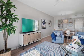 Smart-tv, dvd-spelare och en stereo